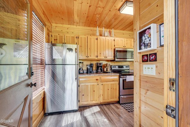 2867 White Oak Ridge Lane, Sevierville, TN 37862