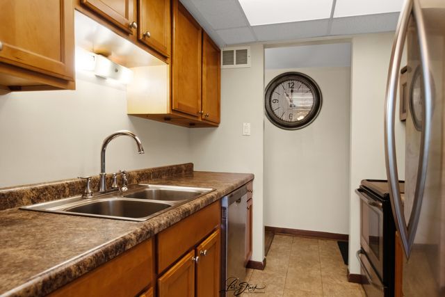 5712 128th Street 1D, Crestwood, IL 60418