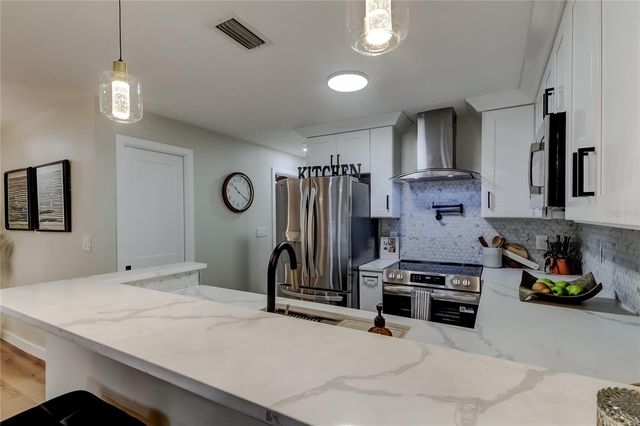 2109 W GRACE STREET, Tampa, FL 33607