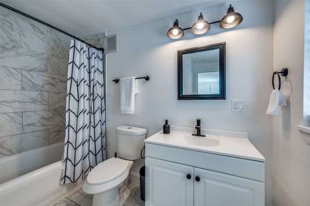 1025 Cleckler Avenue, Fort Worth, TX 76111