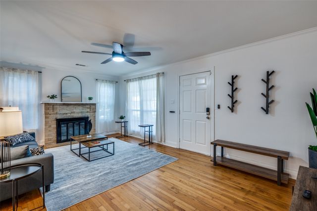 1025 Cleckler Avenue, Fort Worth, TX 76111