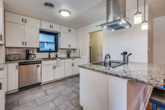 1025 Cleckler Avenue, Fort Worth, TX 76111