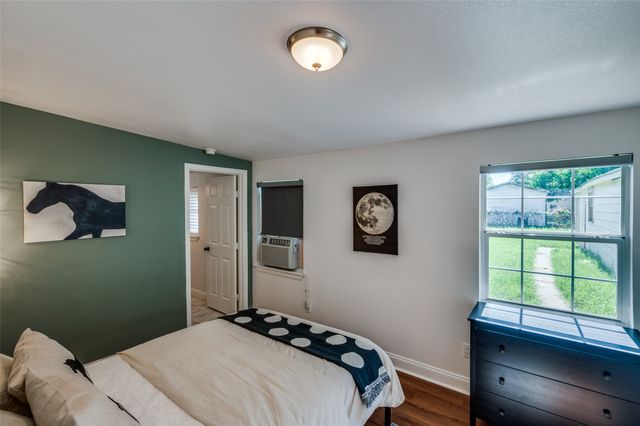 1025 Cleckler Avenue, Fort Worth, TX 76111