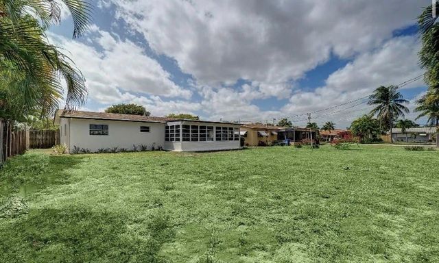 219 SE 13th Street, Deerfield Beach, FL 33441