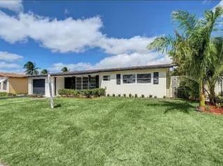 219 SE 13th Street, Deerfield Beach, FL 33441