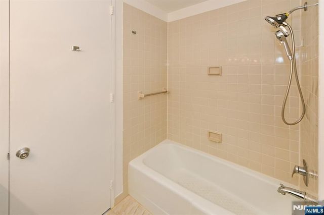 7004 Boulevard East 31A, Guttenberg, NJ 07093