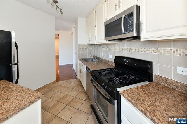 7004 Boulevard East 31A, Guttenberg, NJ 07093