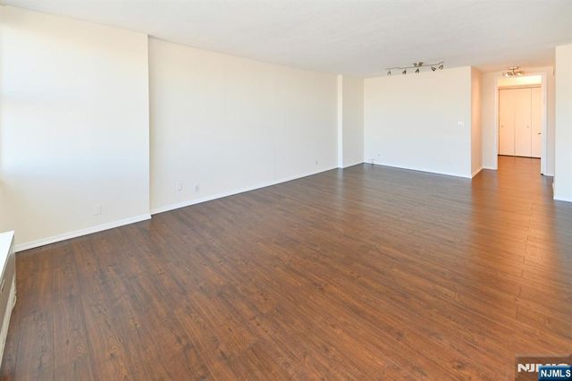 7004 Boulevard East 31A, Guttenberg, NJ 07093