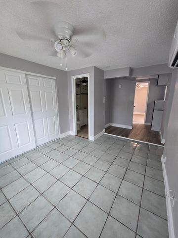 2962 SW 17th Street B, Fort Lauderdale, FL 33312