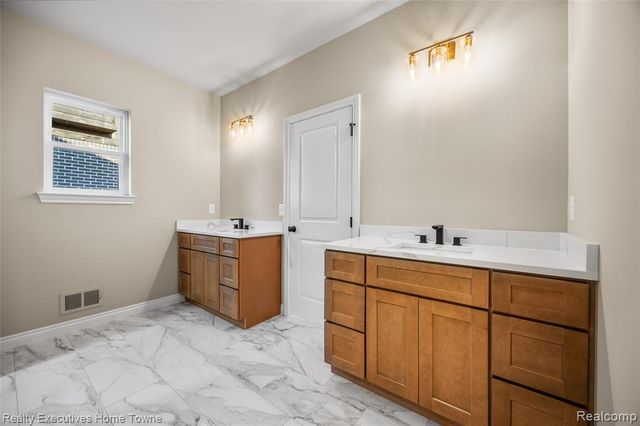 11812 Encore Drive, Utica, MI 48315