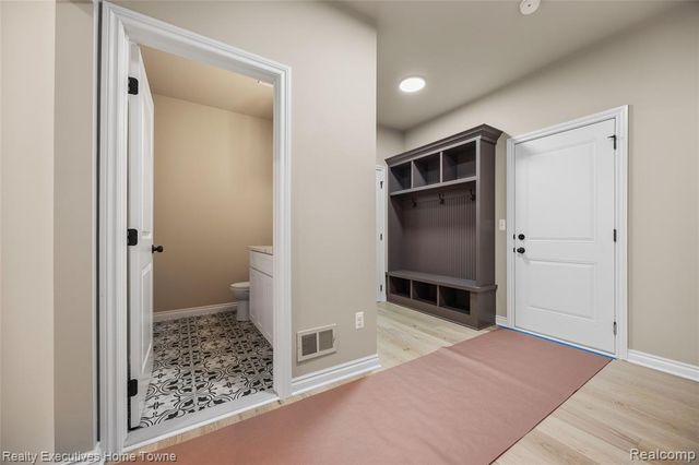 11812 Encore Drive, Utica, MI 48315