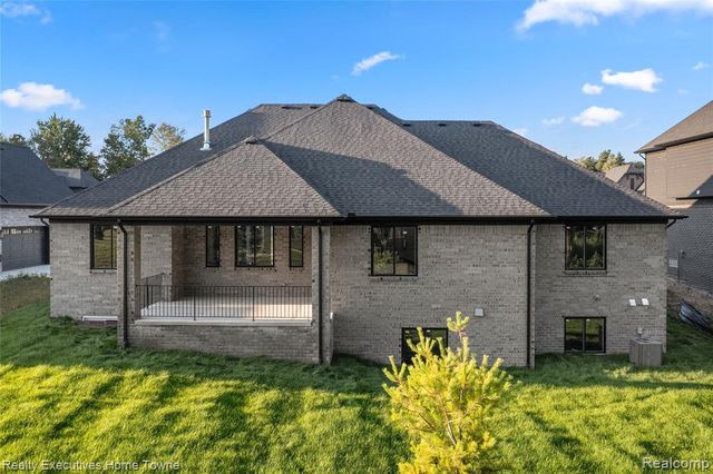 11812 Encore Drive, Utica, MI 48315