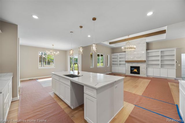 11812 Encore Drive, Utica, MI 48315