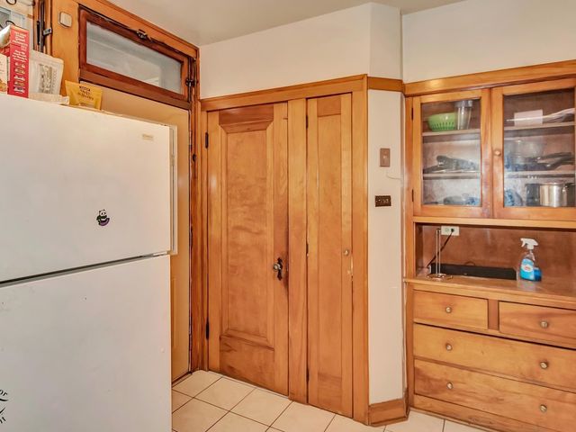 9534 S Bishop Street, Chicago, IL 60643