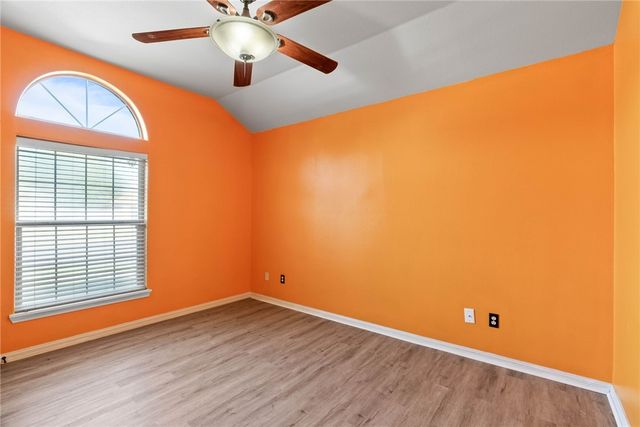 4042 River Walk Dr, Corpus Christi, TX 78410