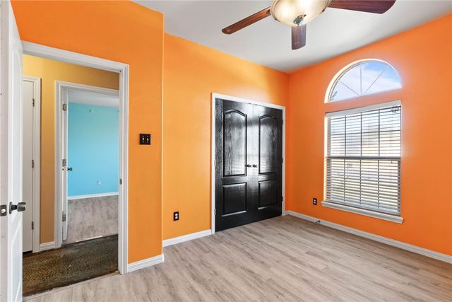 4042 River Walk Dr, Corpus Christi, TX 78410