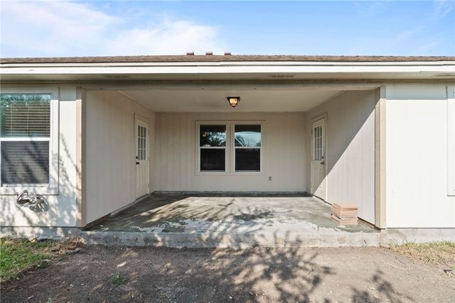 4042 River Walk Dr, Corpus Christi, TX 78410