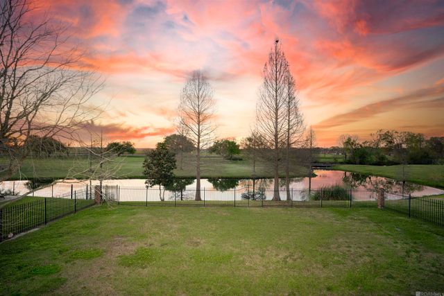 58510 Village Dr, Plaquemine, LA 70764