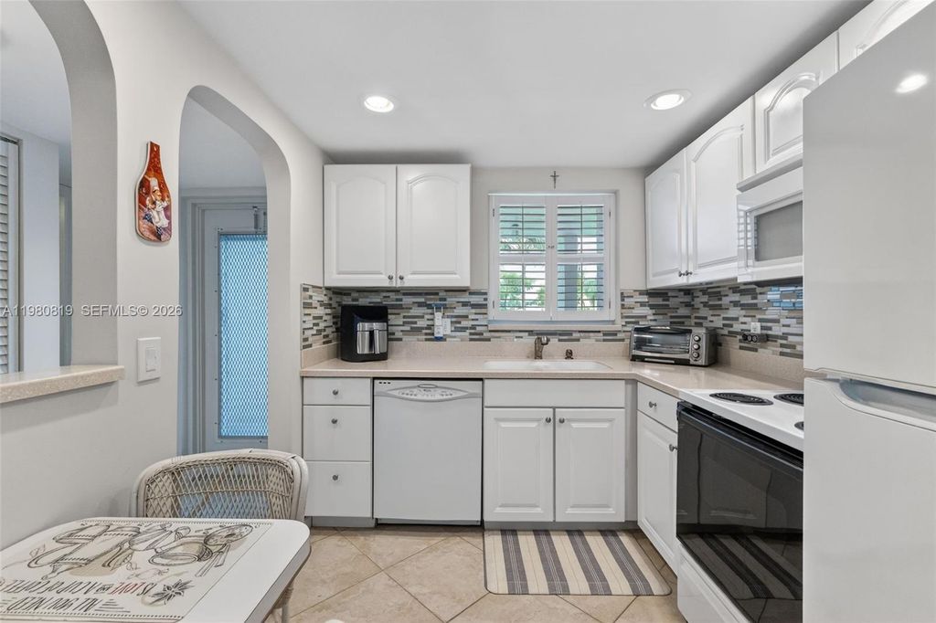 6650 Royal Palm Boulevard 207C, Margate, FL 33063