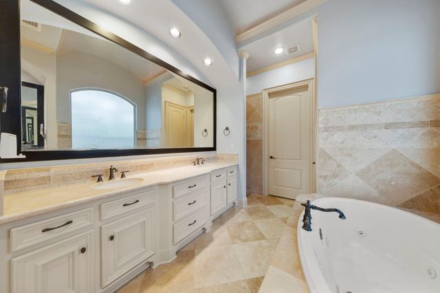 3 Pendleton Park Point, The Woodlands, TX 77382