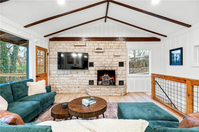 701 E Electric Street, Rogers, AR 72756