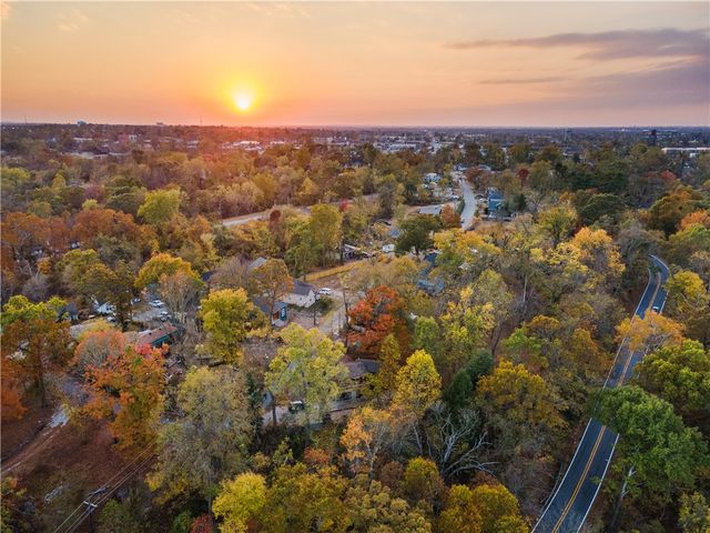 701 E Electric Street, Rogers, AR 72756