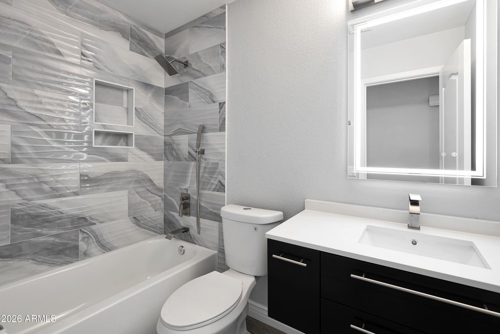 Image 23 of property listing at 3126 E Captain Dreyfus Avenue, Phoenix, AZ 85032