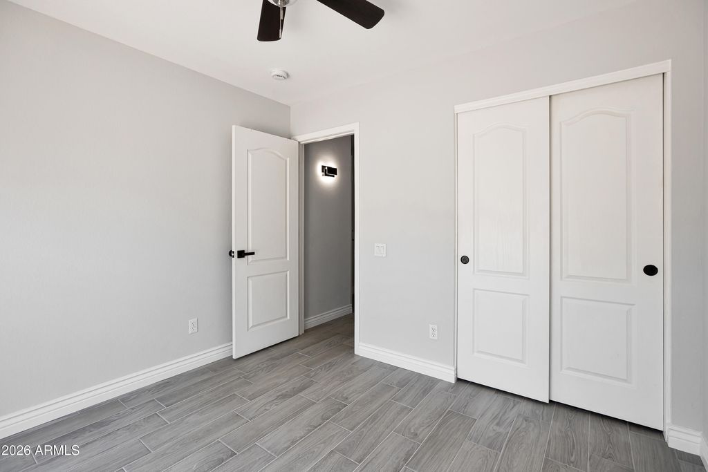 Image 26 of property listing at 3126 E Captain Dreyfus Avenue, Phoenix, AZ 85032