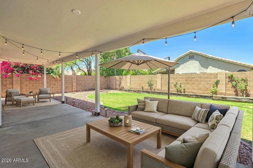 Image 28 of property listing at 3126 E Captain Dreyfus Avenue, Phoenix, AZ 85032
