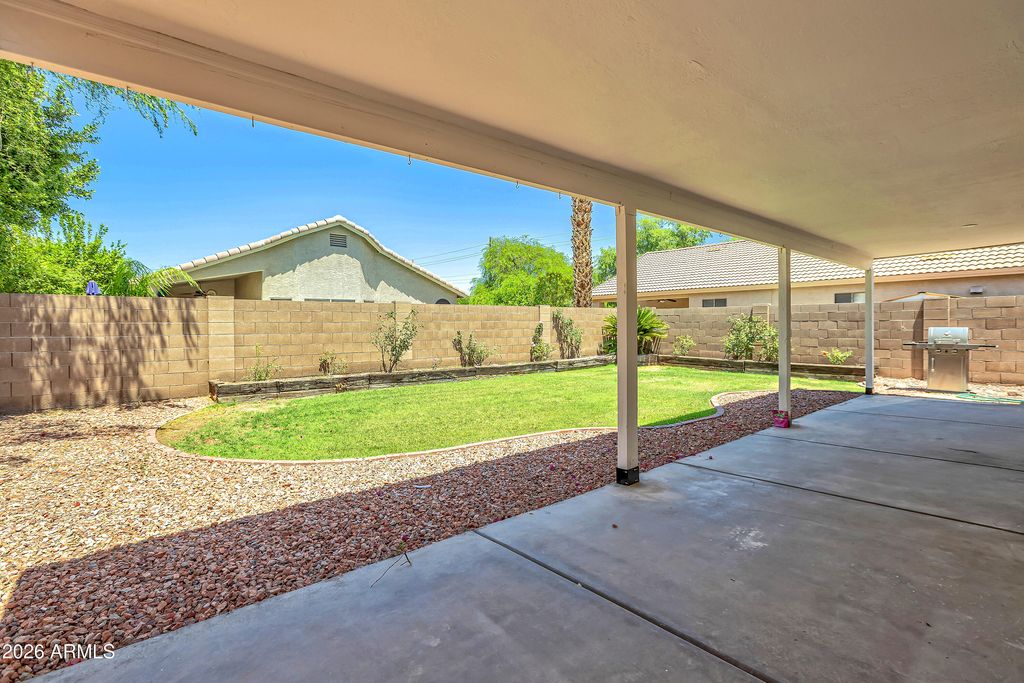 Image 32 of property listing at 3126 E Captain Dreyfus Avenue, Phoenix, AZ 85032