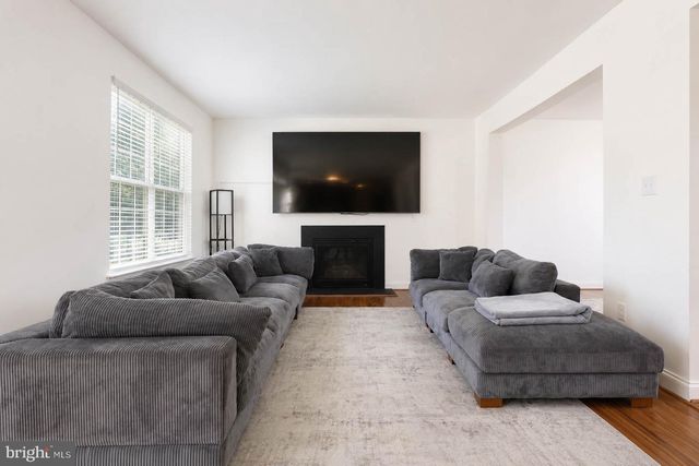 260 STAGGERBUSH RD, Williamstown, NJ 08094