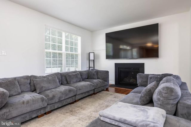260 STAGGERBUSH RD, Williamstown, NJ 08094