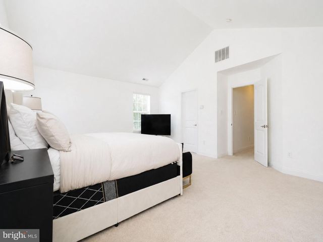 260 STAGGERBUSH RD, Williamstown, NJ 08094