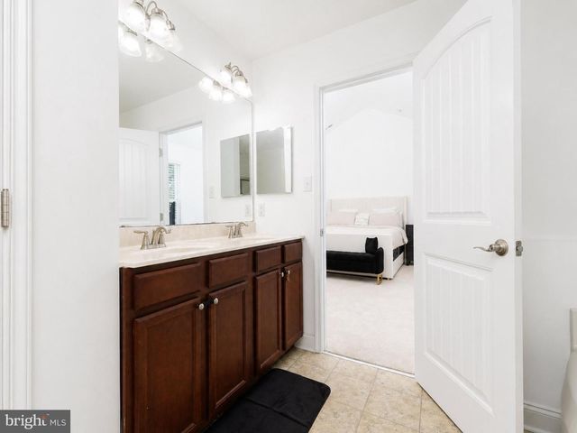 260 STAGGERBUSH RD, Williamstown, NJ 08094