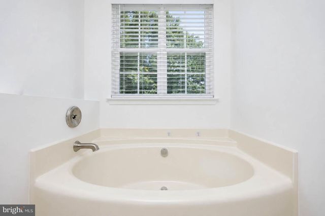 260 STAGGERBUSH RD, Williamstown, NJ 08094