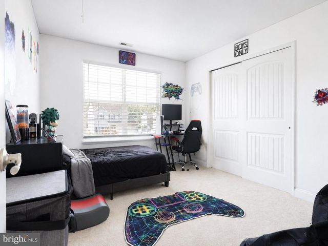 260 STAGGERBUSH RD, Williamstown, NJ 08094