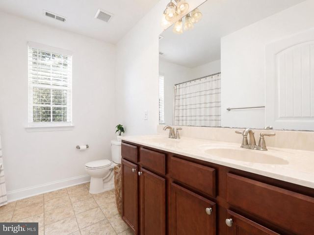260 STAGGERBUSH RD, Williamstown, NJ 08094