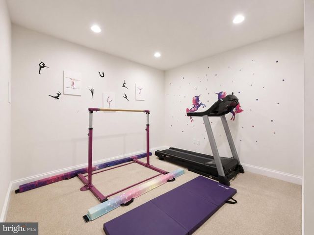 260 STAGGERBUSH RD, Williamstown, NJ 08094