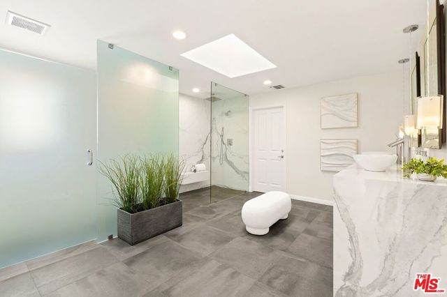 445 N Martel Avenue, Los Angeles, CA 90036