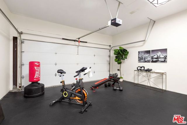 445 N Martel Avenue, Los Angeles, CA 90036