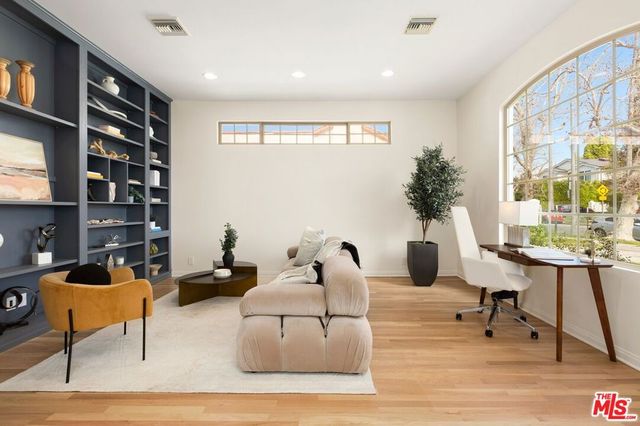 445 N Martel Avenue, Los Angeles, CA 90036