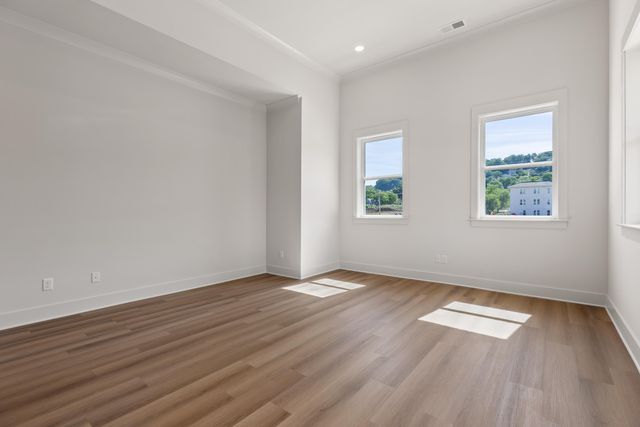 2405 E 18th Street, Chattanooga, TN 37404