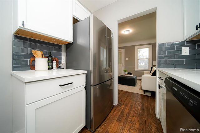 74 W Bernhard Avenue, Hazel Park, MI 48030