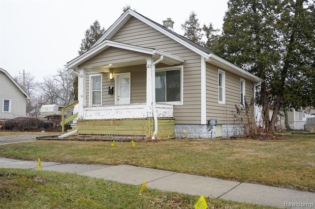 74 W Bernhard Avenue, Hazel Park, MI 48030