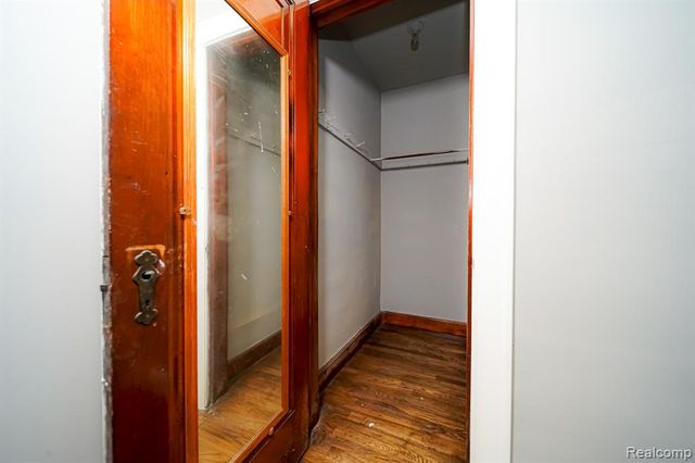 74 W Bernhard Avenue, Hazel Park, MI 48030