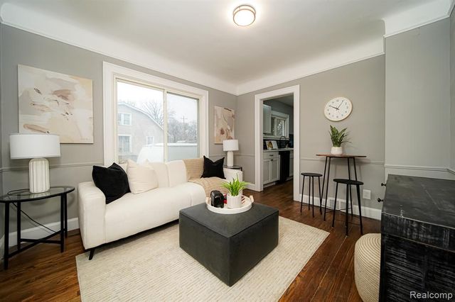 74 W Bernhard Avenue, Hazel Park, MI 48030