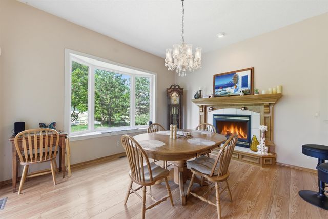 857 N Crest Ct, Wichita, KS 67206