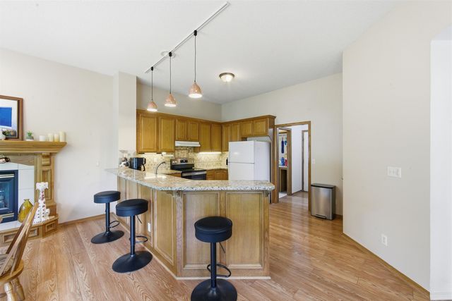 857 N Crest Ct, Wichita, KS 67206