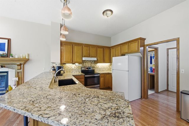 857 N Crest Ct, Wichita, KS 67206