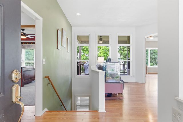 857 N Crest Ct, Wichita, KS 67206